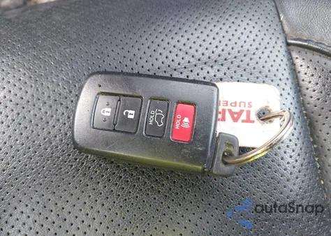 2015 Toyota Highlander Limited Platinum V6 z USA, uszkodzony, nr VIN 5TDYKRFH1FS049826